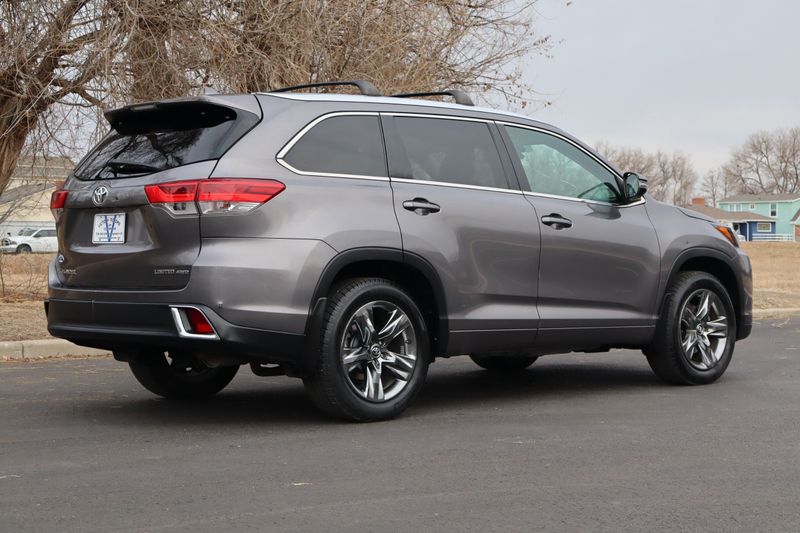 2018 Toyota Highlander Limited Platinum | Victory Motors of Colorado