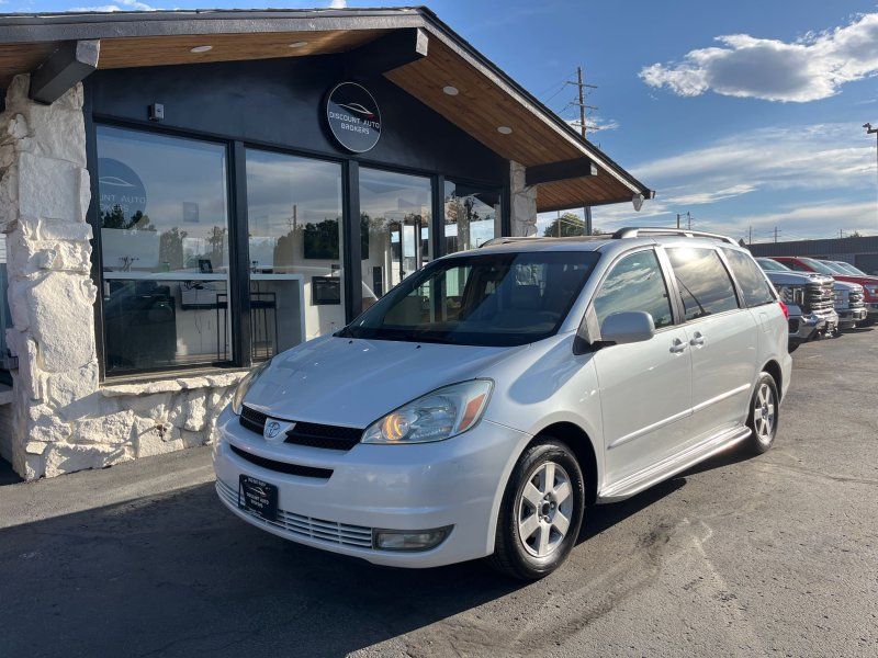 2004 Toyota Sienna XLE