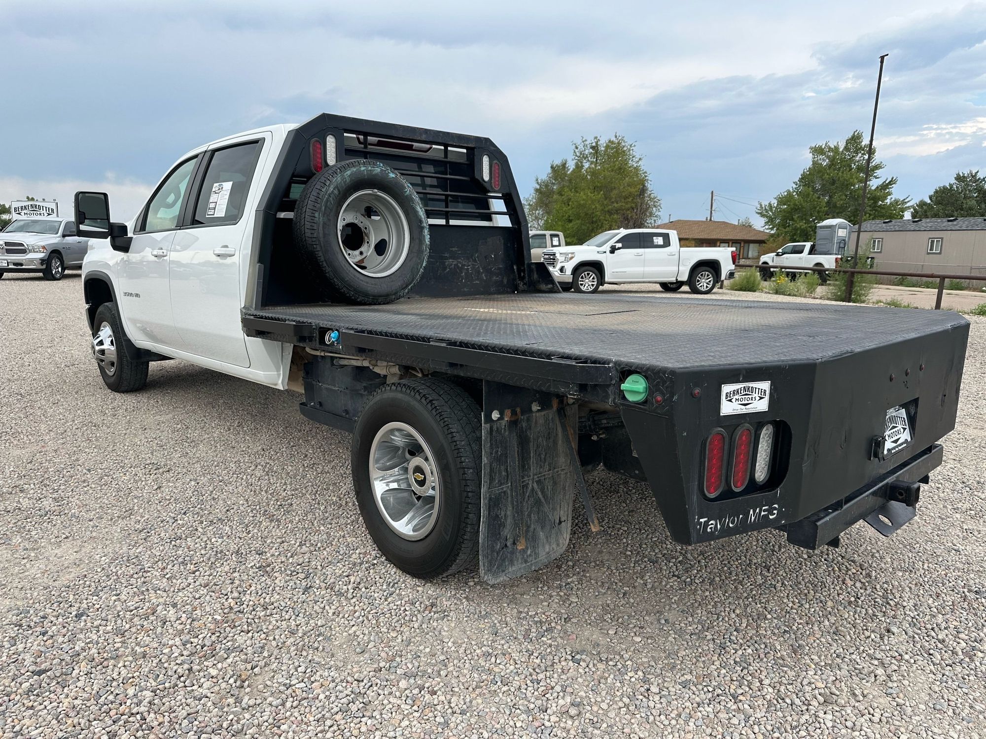 2022 Chevrolet Silverado 3500HD LT photo 7