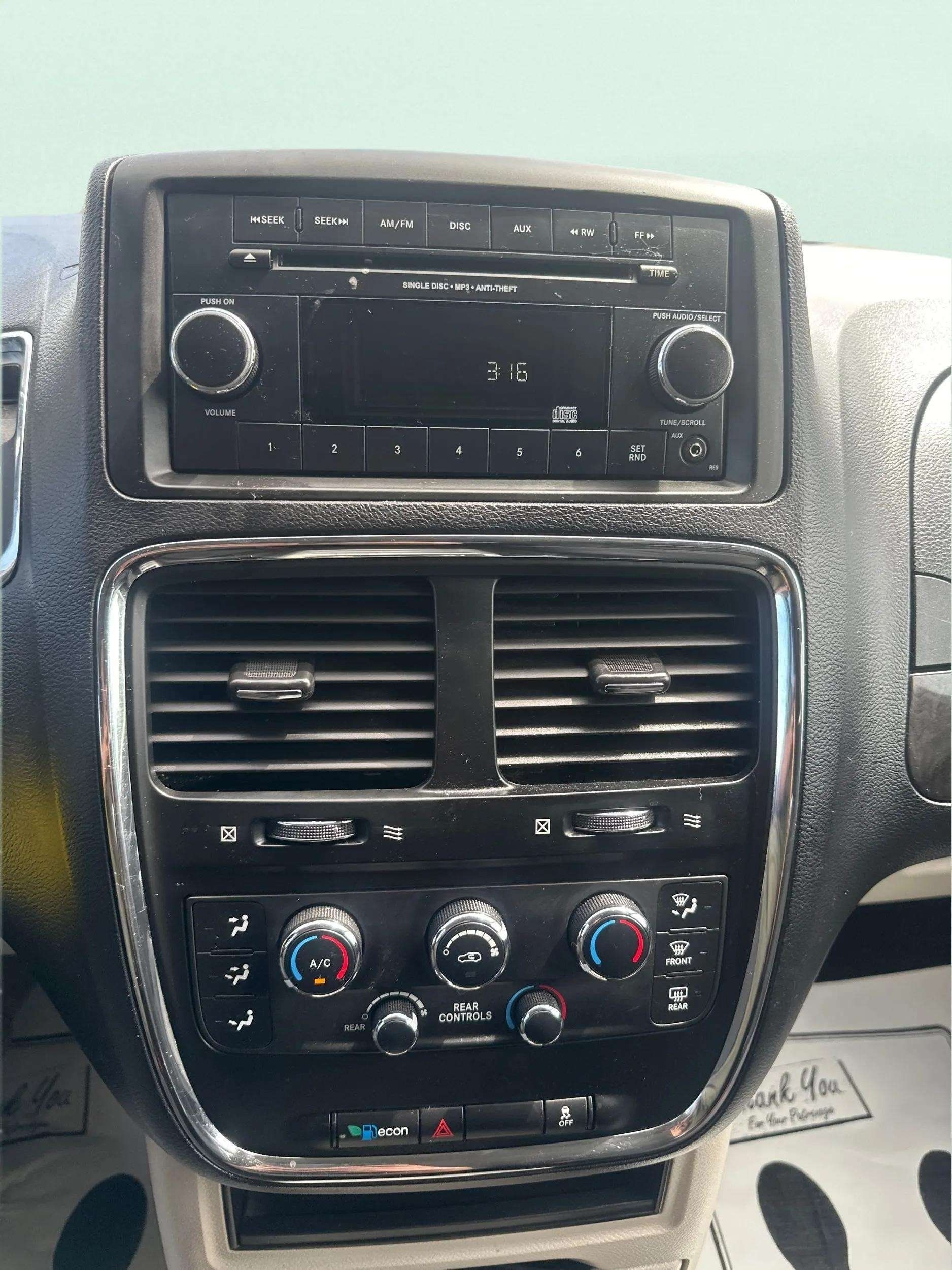 2013 Dodge Grand Caravan SE - Photo 21
