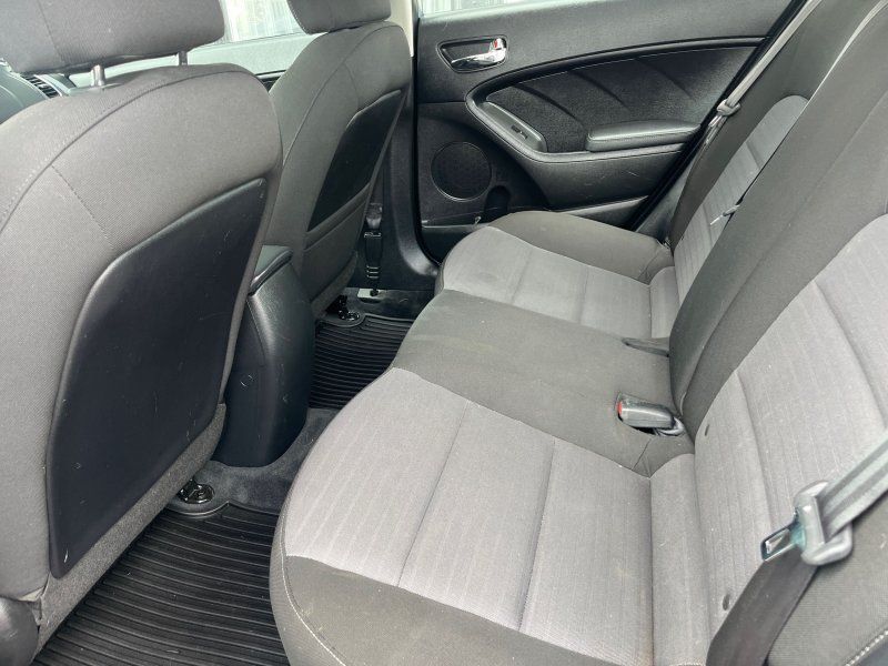 2017 Kia Forte LX S photo 25