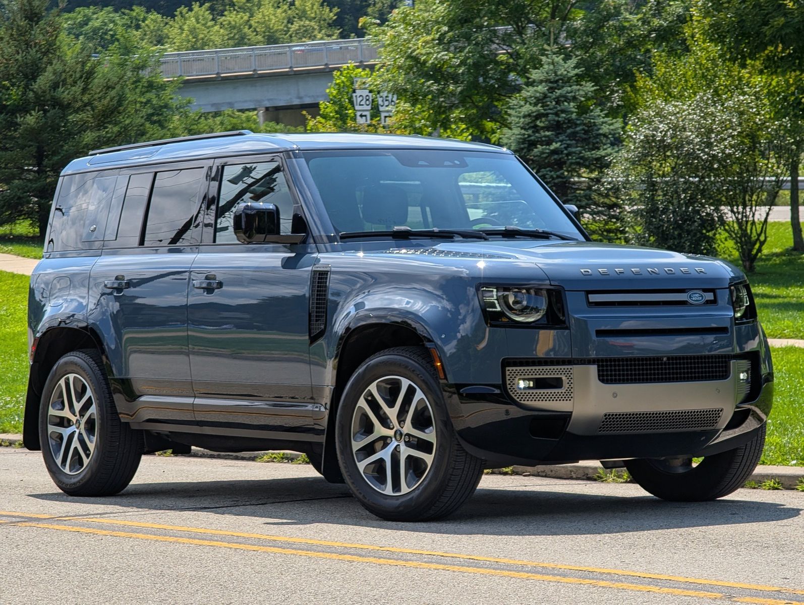 2024 Land Rover Defender 2
