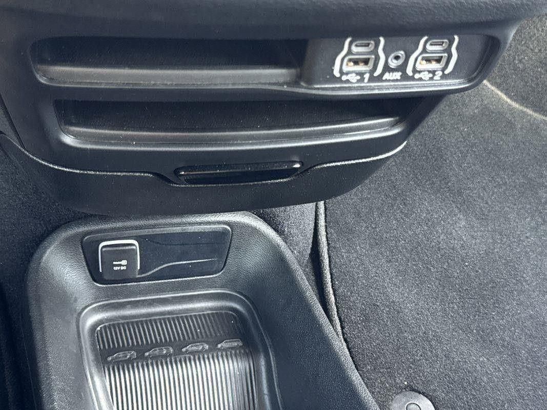 2023 Chrysler Pacifica Hybrid Touring L photo 13