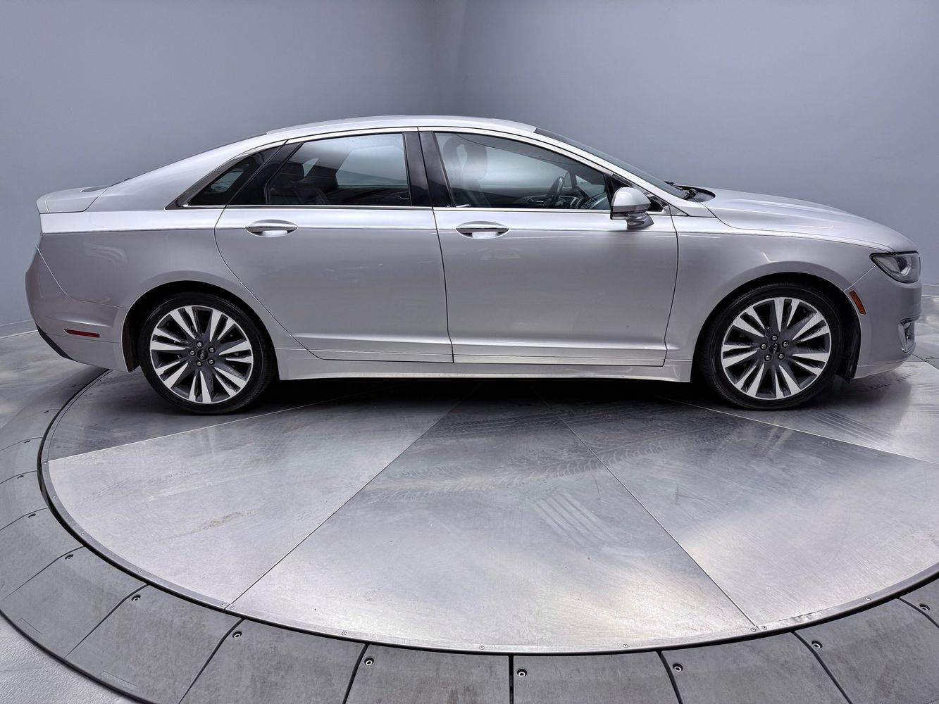 2017 Lincoln MKZ Reserve photo 4