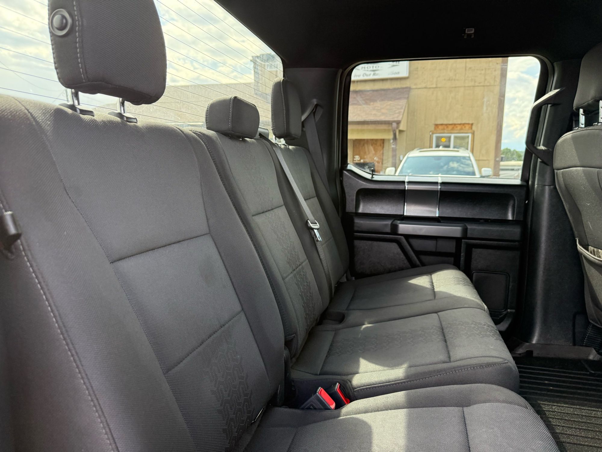 2019 Ford F-150 XLT photo 17