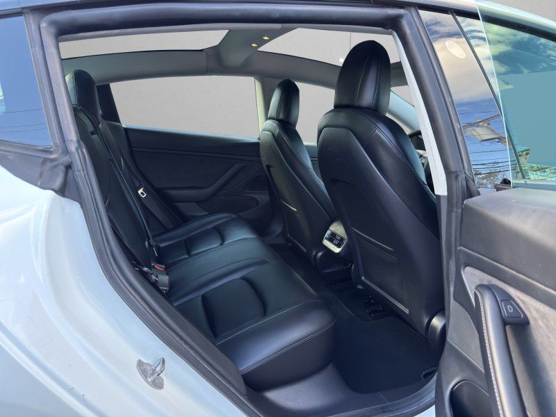 2021 Tesla Model 3 Long Range photo 11