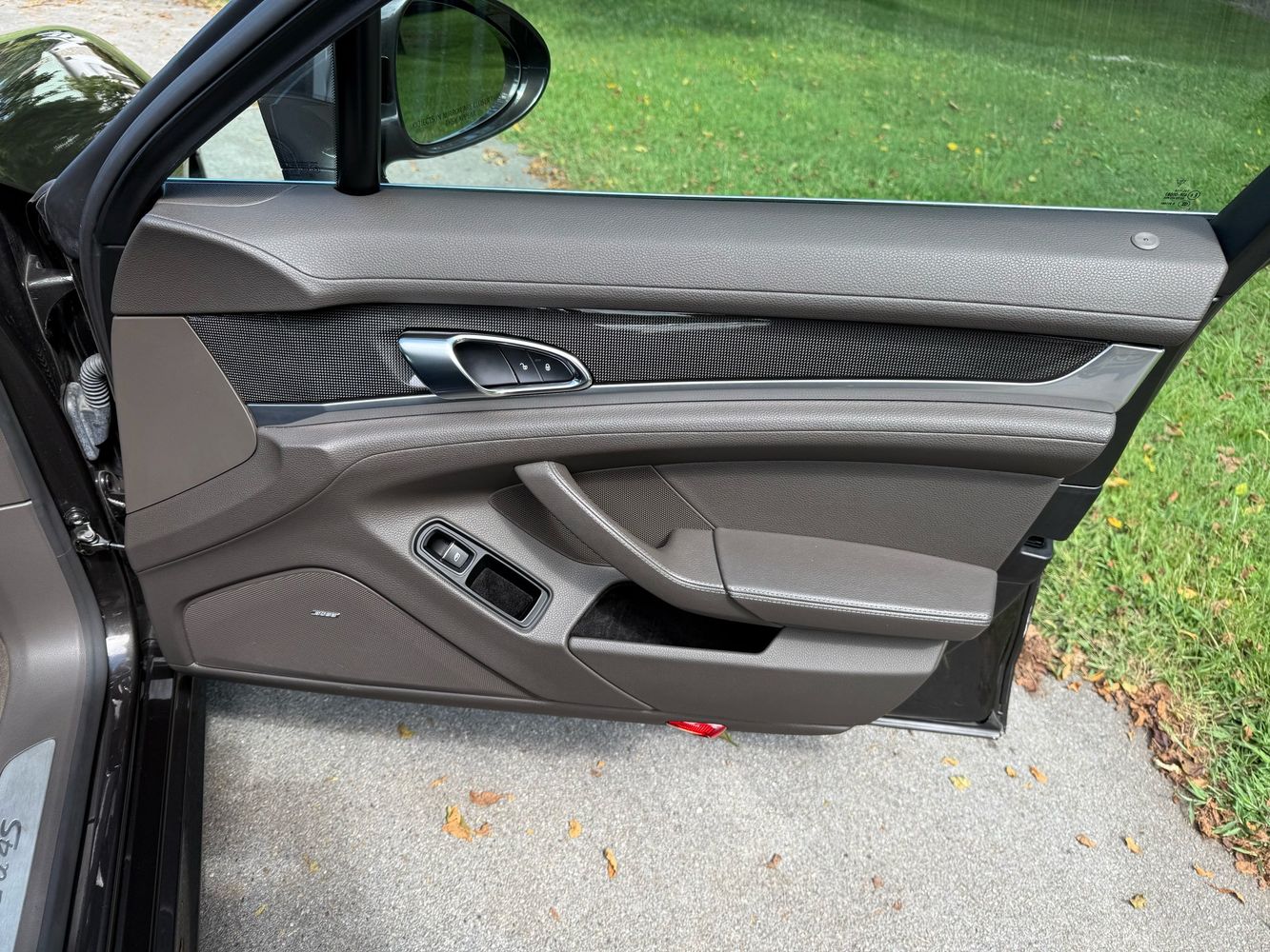 2015 Porsche Panamera 4S photo 33