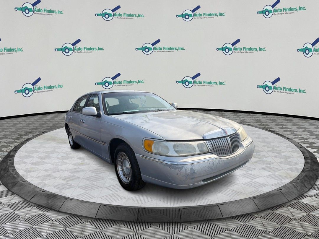2001 Lincoln Town Car Executive