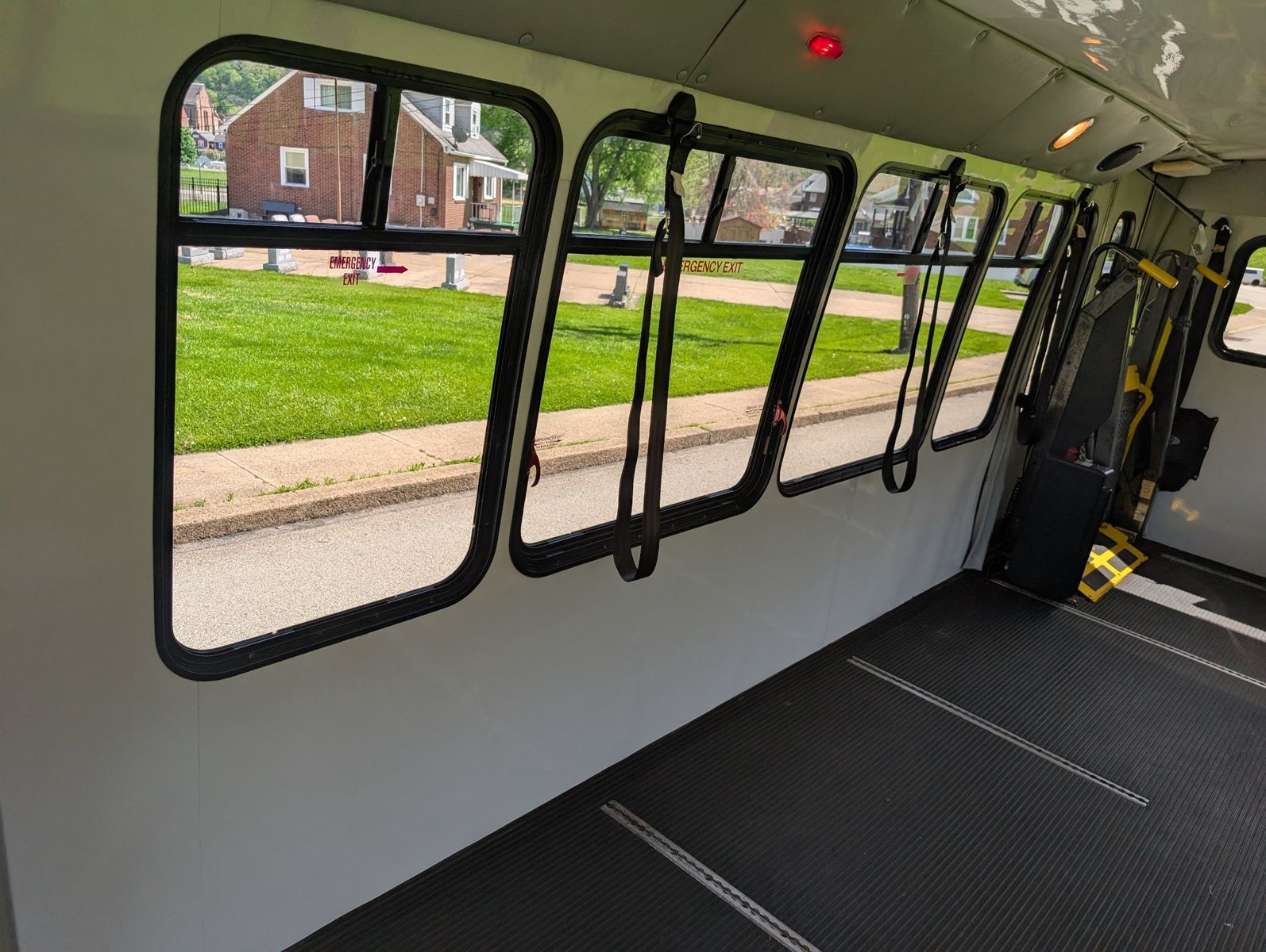 2007 Ford E-450 Cutaway 65