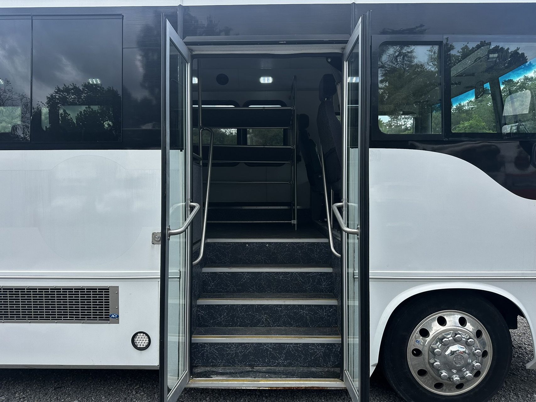 2018 Freightliner Glaval Legacy FA1034 15