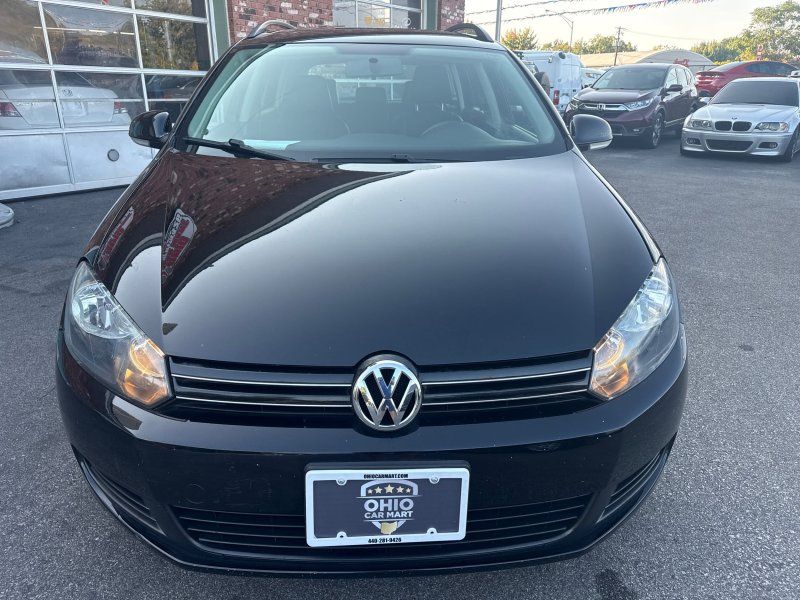2012 Volkswagen Jetta SportWagen 2.5L SE photo 2