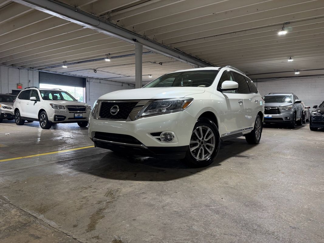 White 2015 Nissan Pathfinder SL 4WD SUV / Crossover Four-Wheel Drive Continuously Variable Transmission