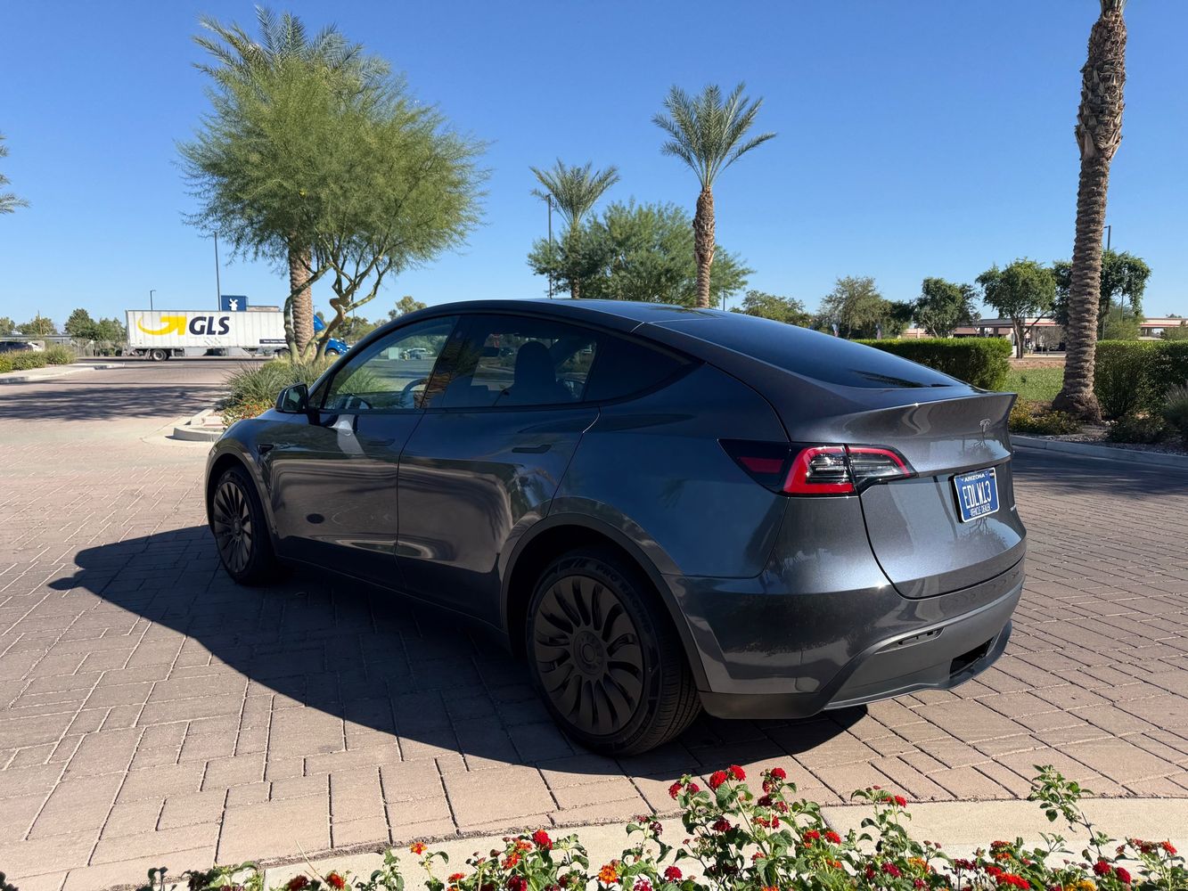 2023 Tesla Model Y Long Range photo 4