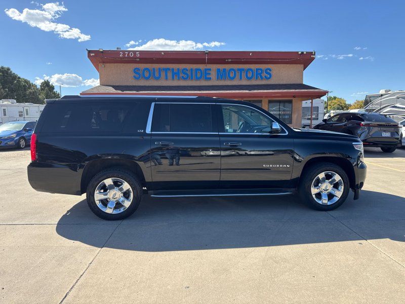 2015 Chevrolet Suburban 1500 LTZ photo 2