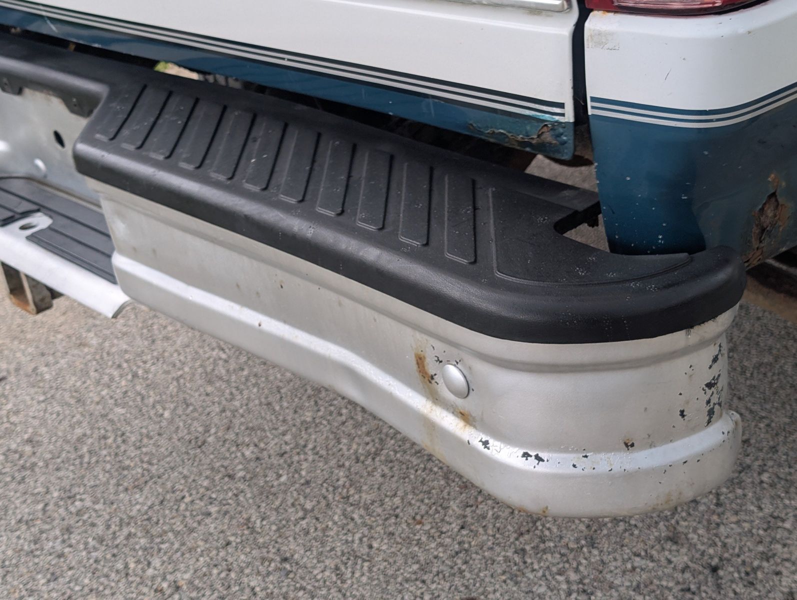 1995 Ford F-250 36