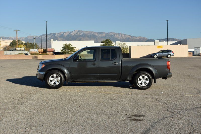 2011 Nissan Frontier SV photo 4