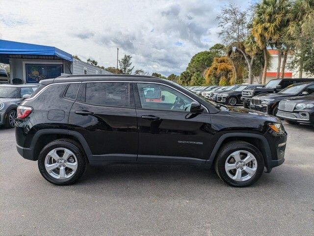 2018 Jeep Compass Latitude photo 3