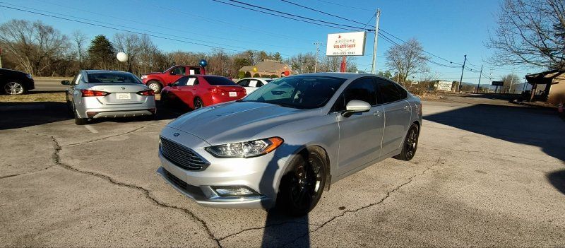 2018 Ford Fusion SE's photo