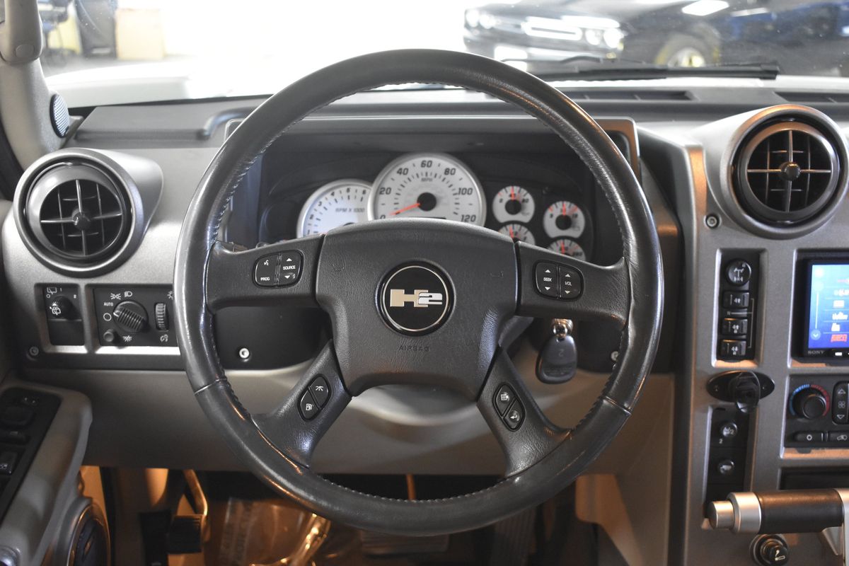 2004 HUMMER H2 