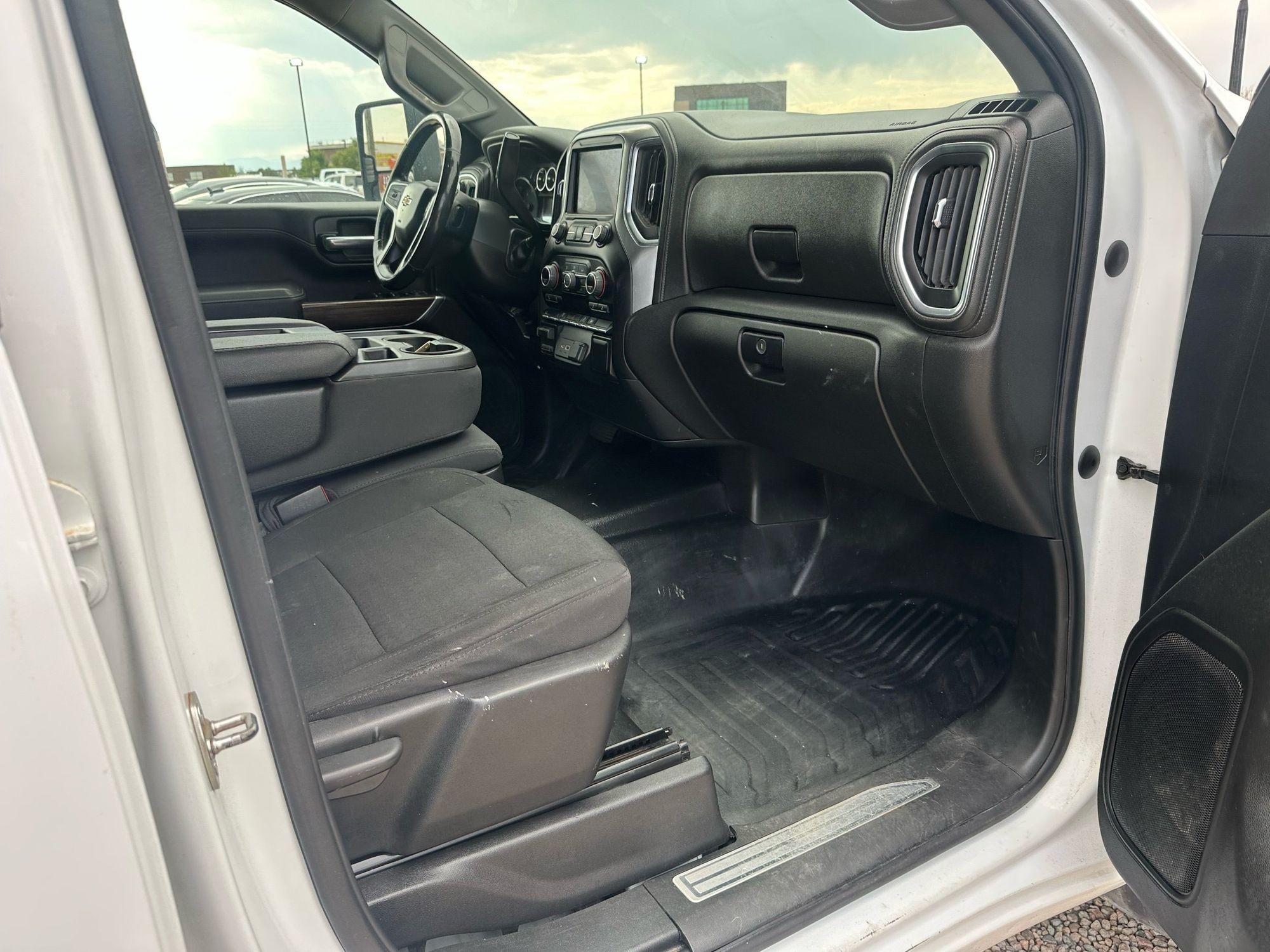 2022 Chevrolet Silverado 3500HD LT photo 14