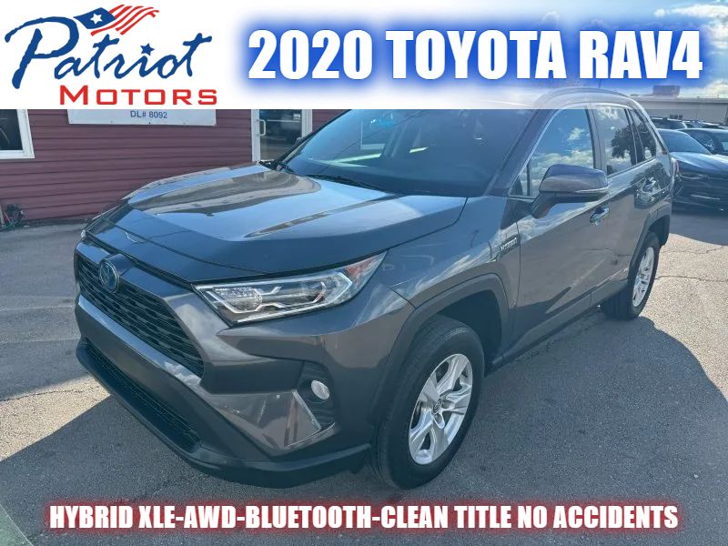 2020 Toyota RAV4 XLE's photo