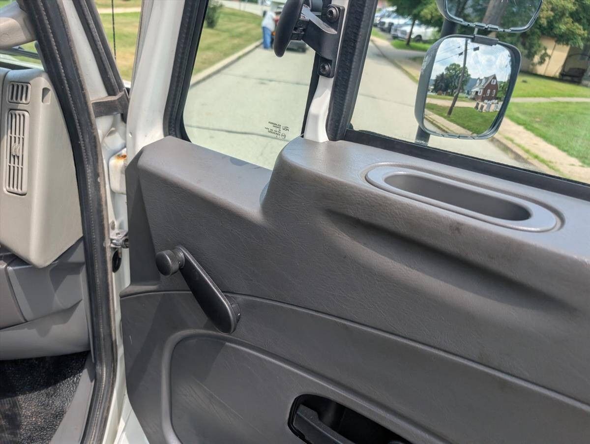 2018 International DuraStar 4300 34