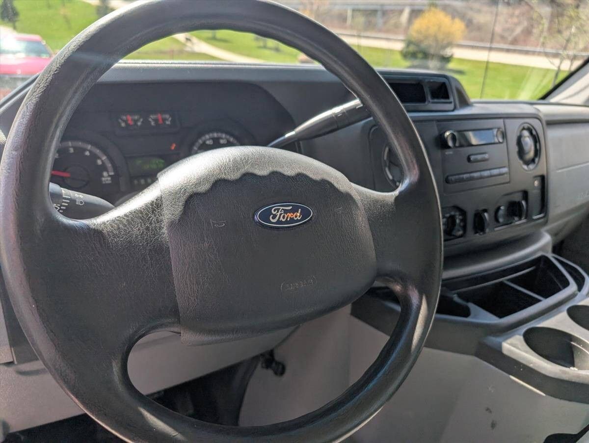 2014 Ford E-Series 79