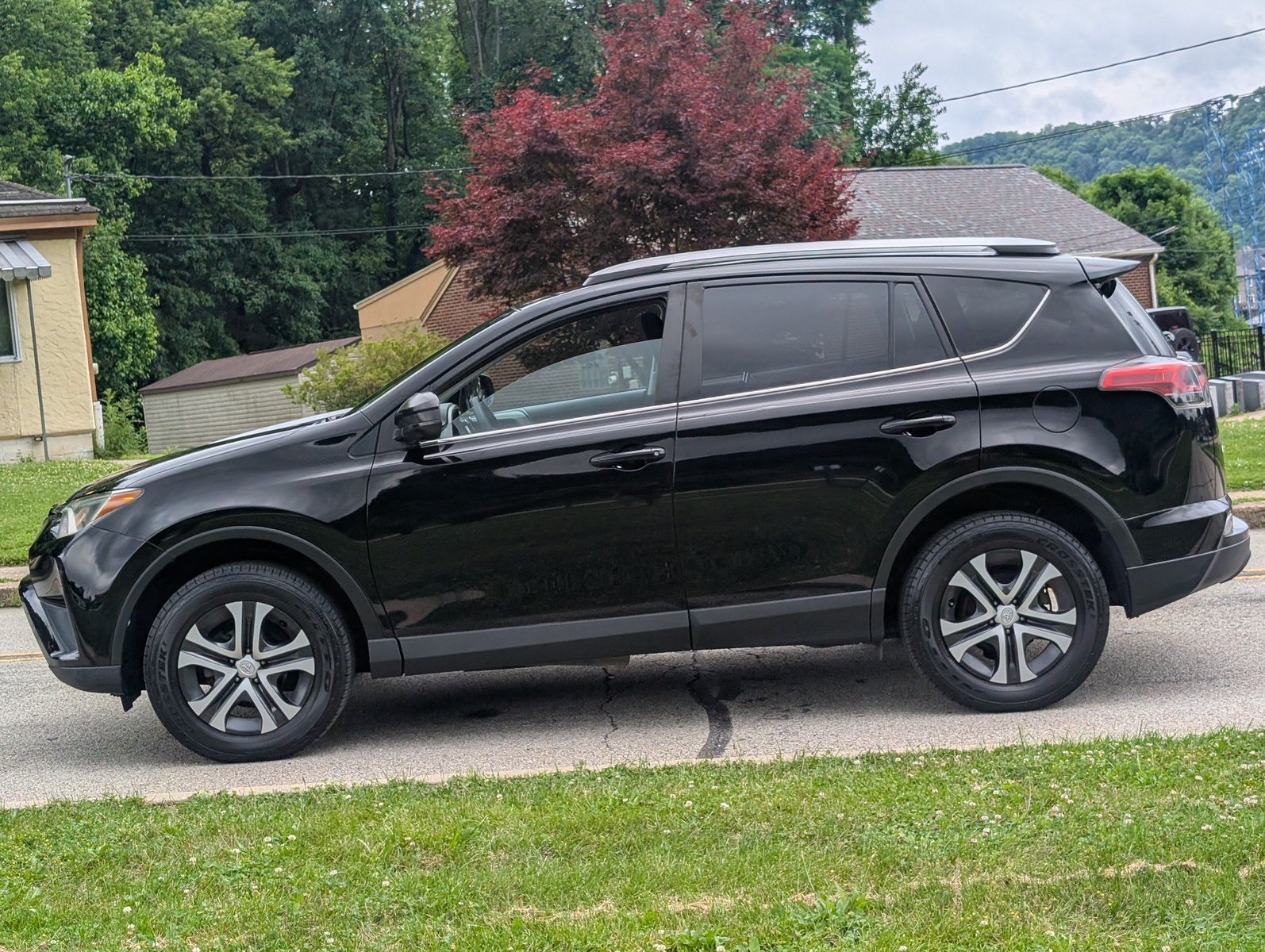 2017 Toyota RAV4 9