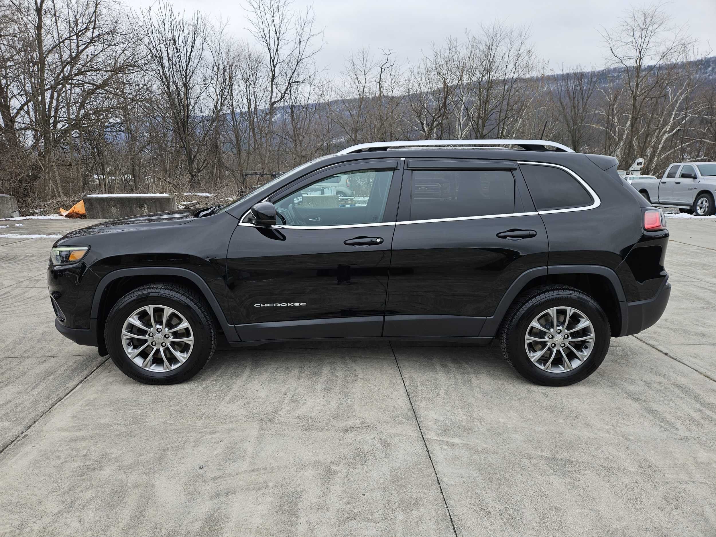 2019 Jeep Cherokee Latitude photo 4