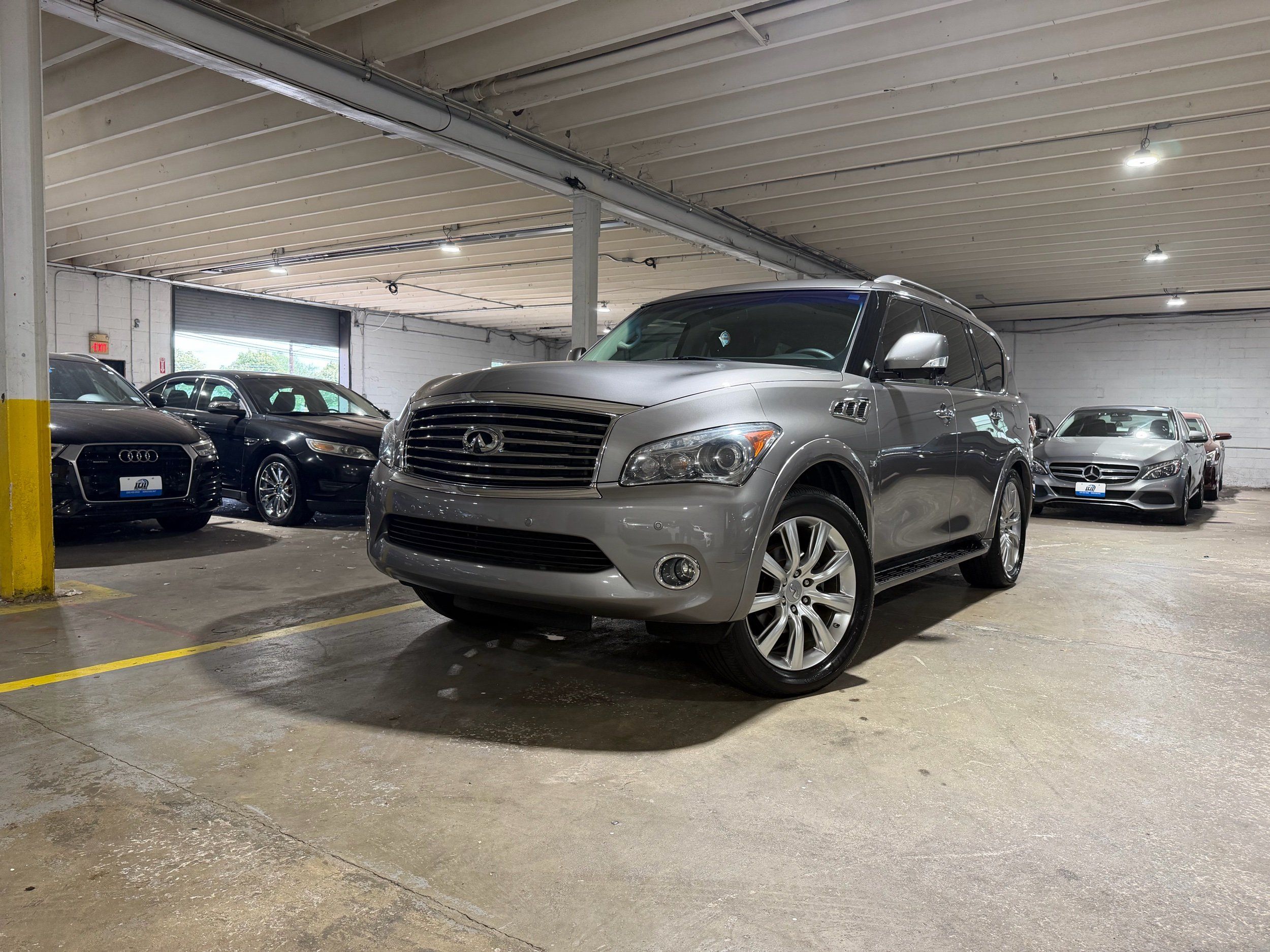2014 INFINITI QX80 AWD's photo