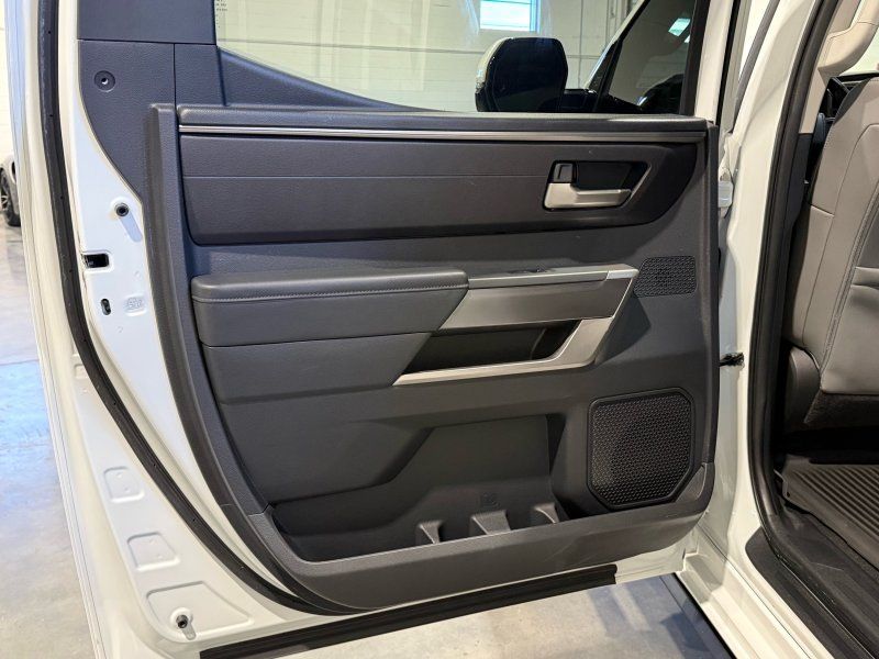 2022 Toyota Tundra SR5, photo 12