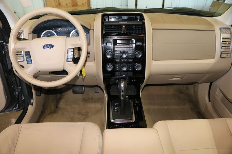 2011 Ford Escape Photos
