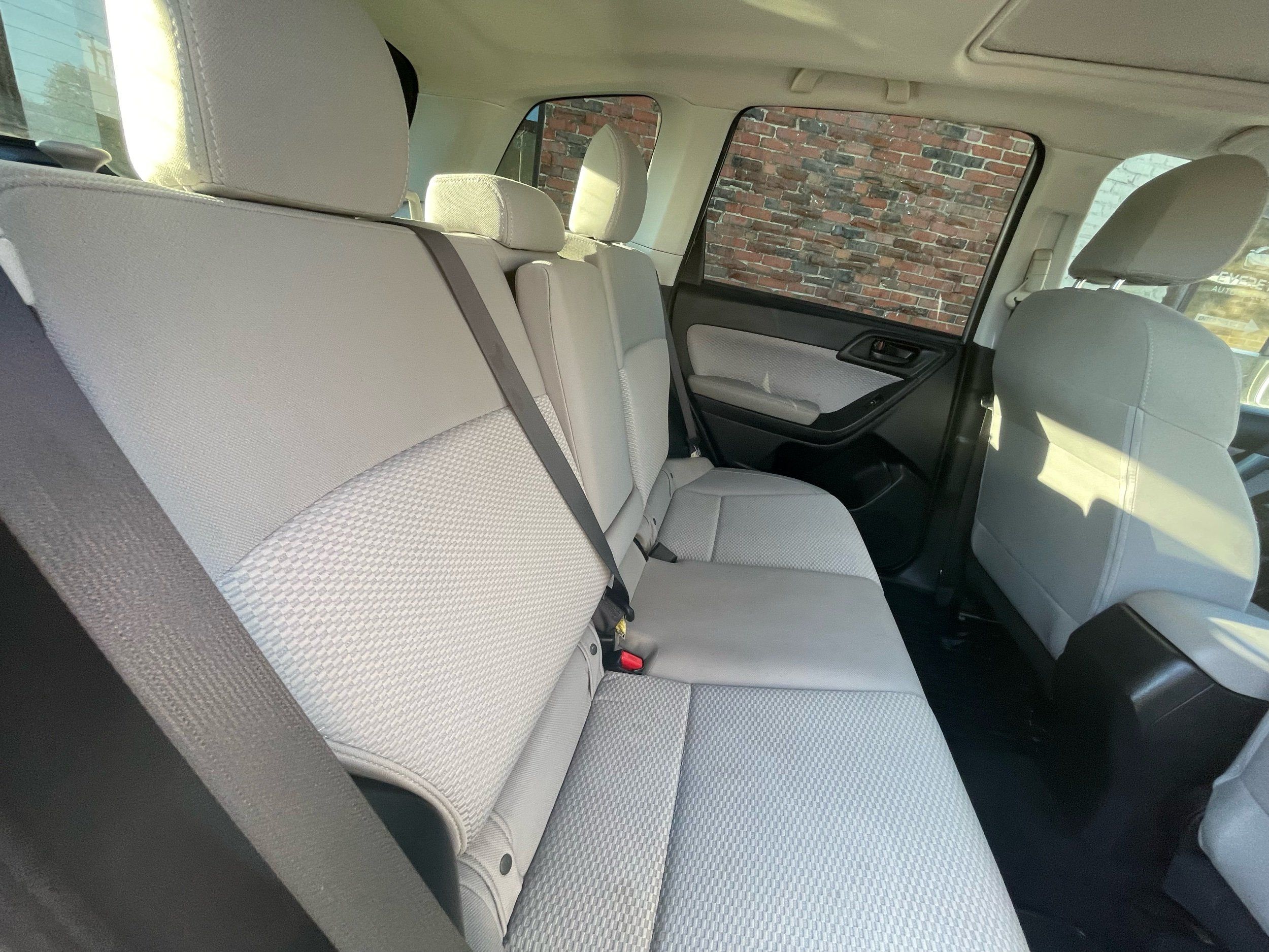 2017 Subaru Forester 2.5i Premium photo 18