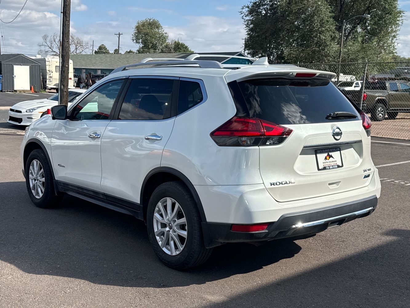 2017 Nissan Rogue Hybrid SV photo 5