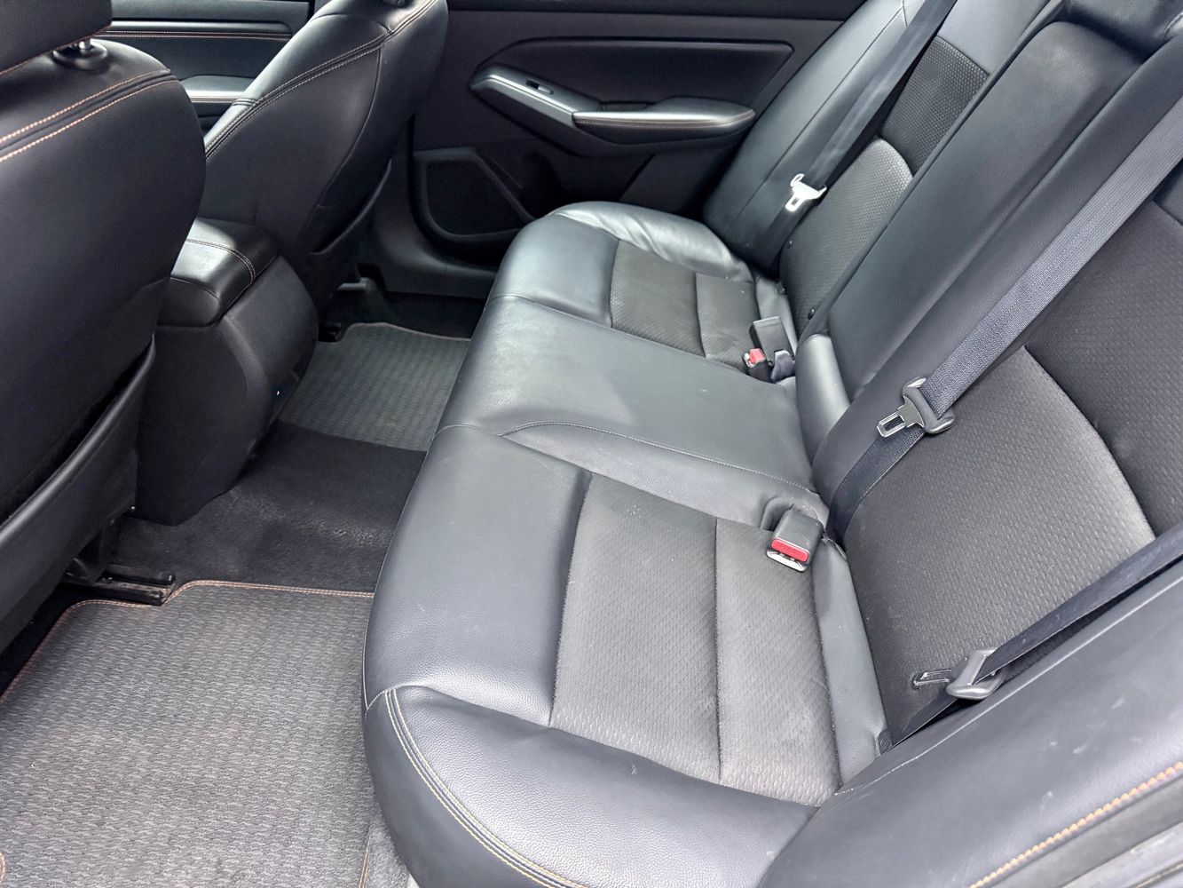 2021 Nissan Altima 2.5 SR photo 13