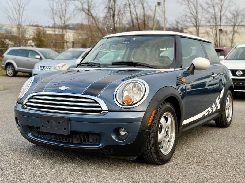 2010 MINI Cooper Base's photo