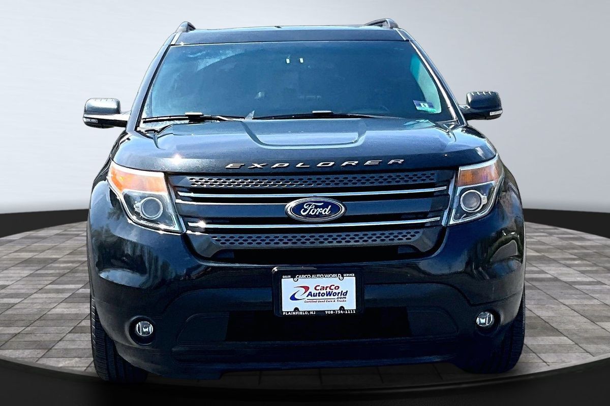 View vehicle photo 2