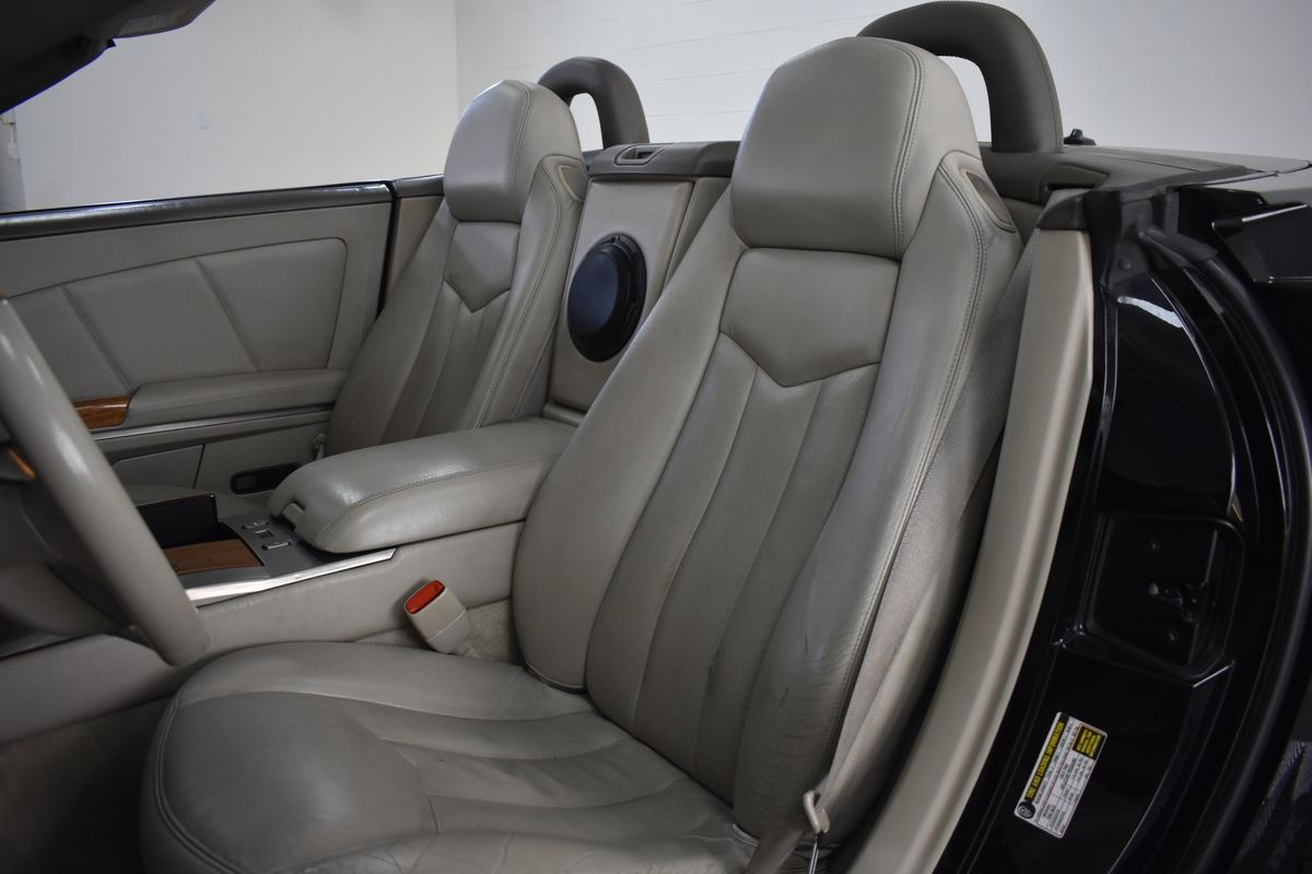 2005 Cadillac XLR Standard