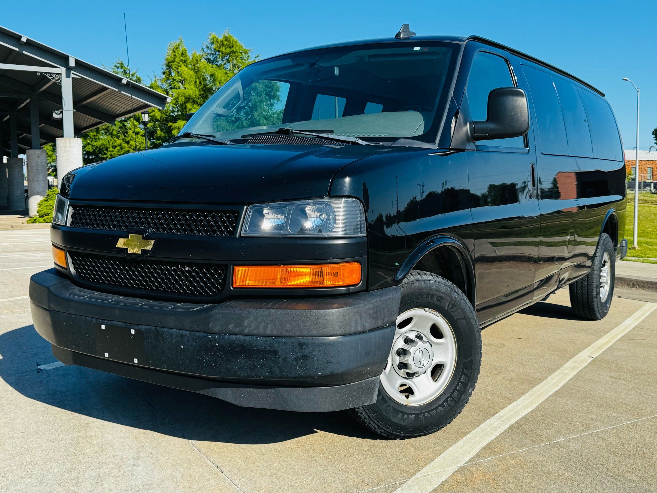 2018 Chevrolet Express 2500 LS's photo