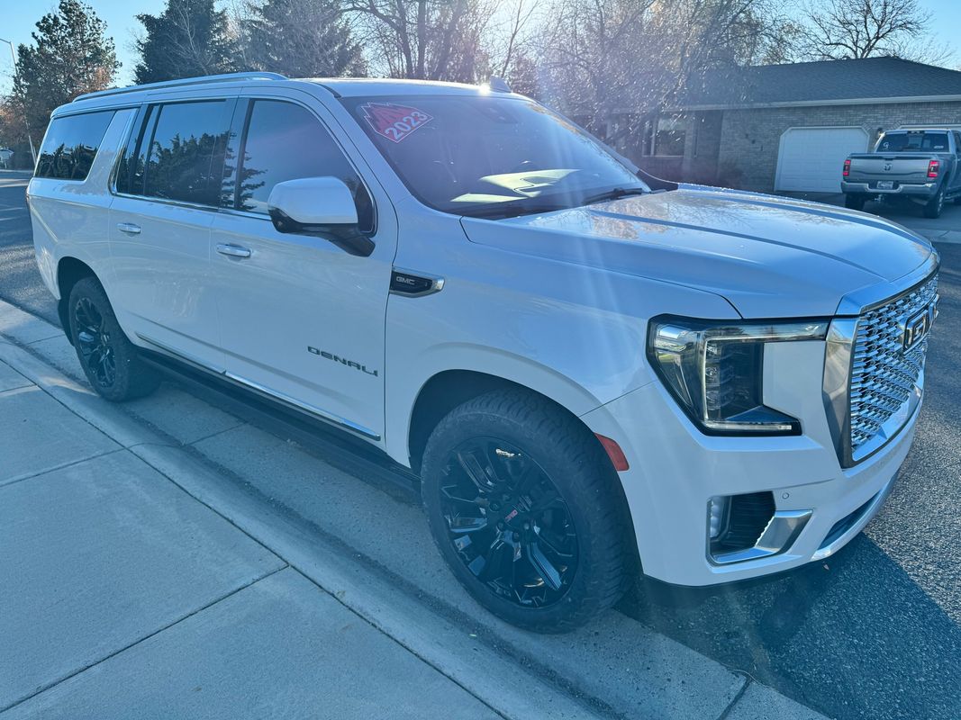 2023 GMC Yukon XL Denali's photo