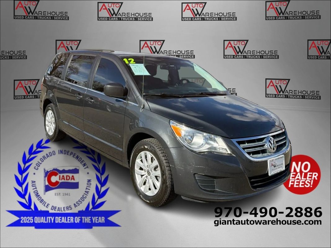 2012 Volkswagen Routan SE