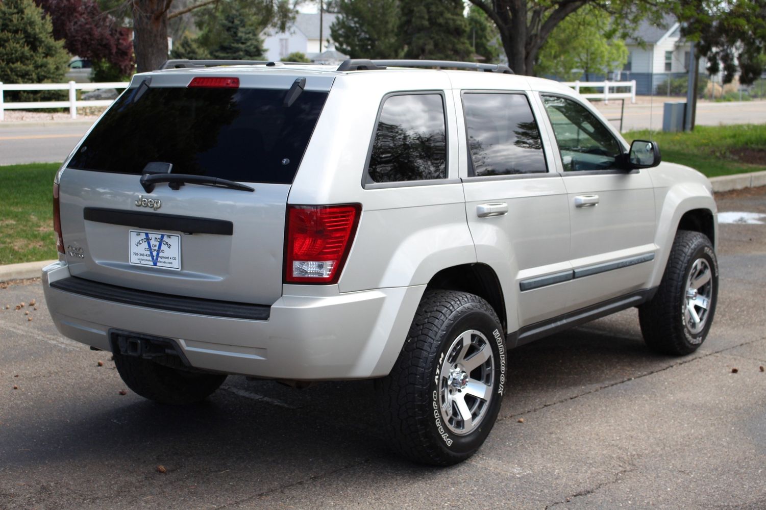 2009 Jeep Grand Cherokee Laredo | Victory Motors of Colorado