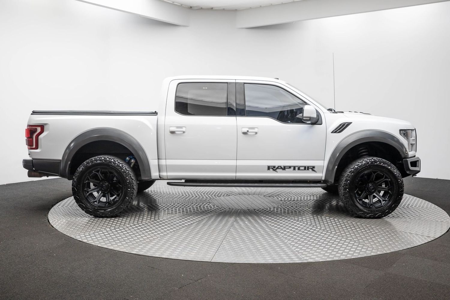 2017 Ford F-150 Raptor photo 59