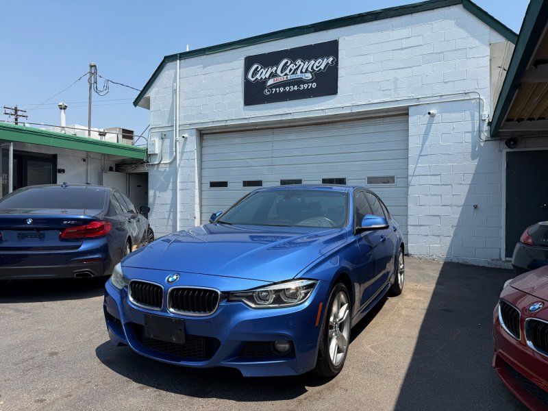 2017 BMW 3 Series 330i xDrive Sedan's photo