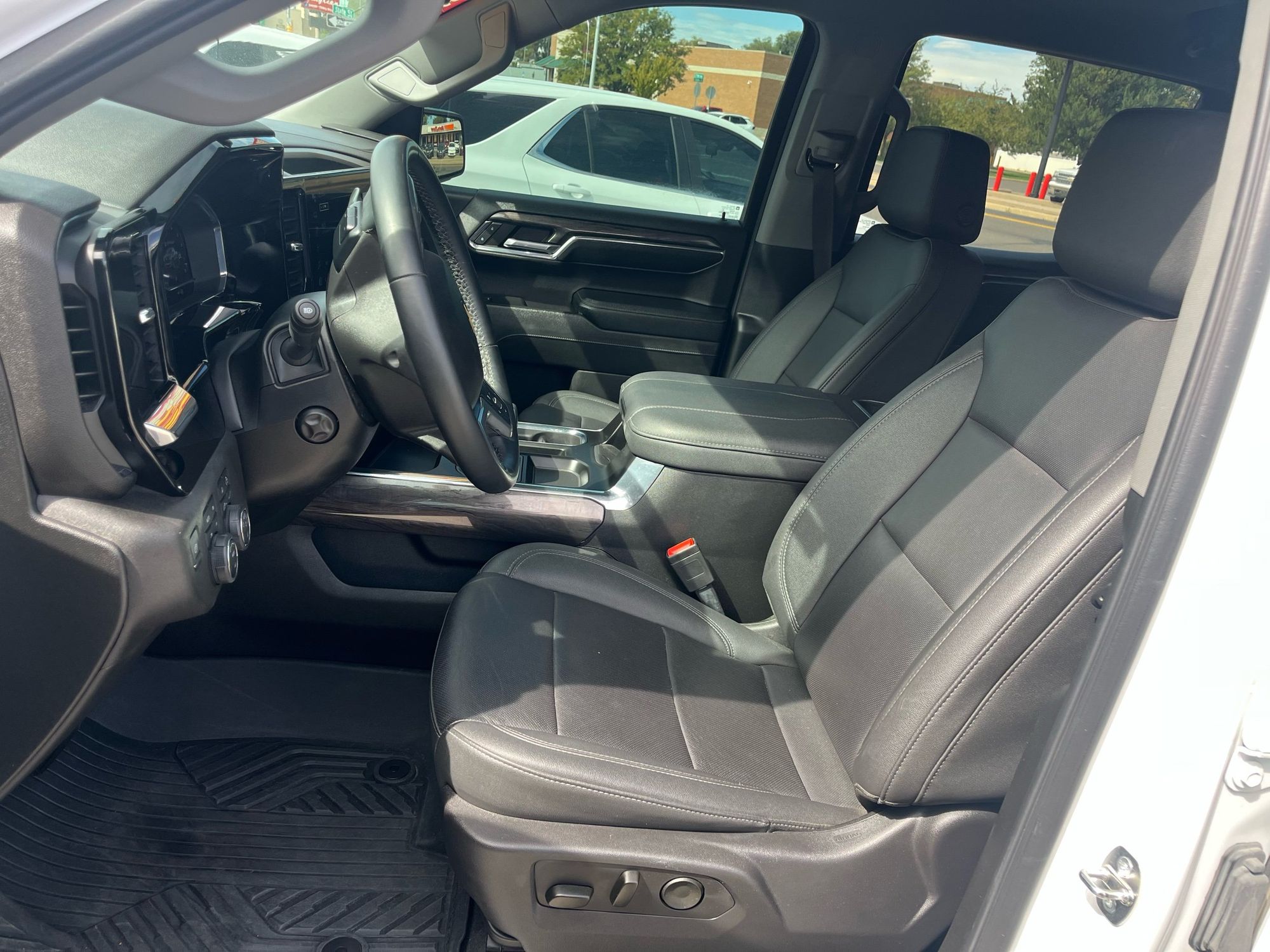 2024 Chevrolet Silverado 1500 LTZ photo 12