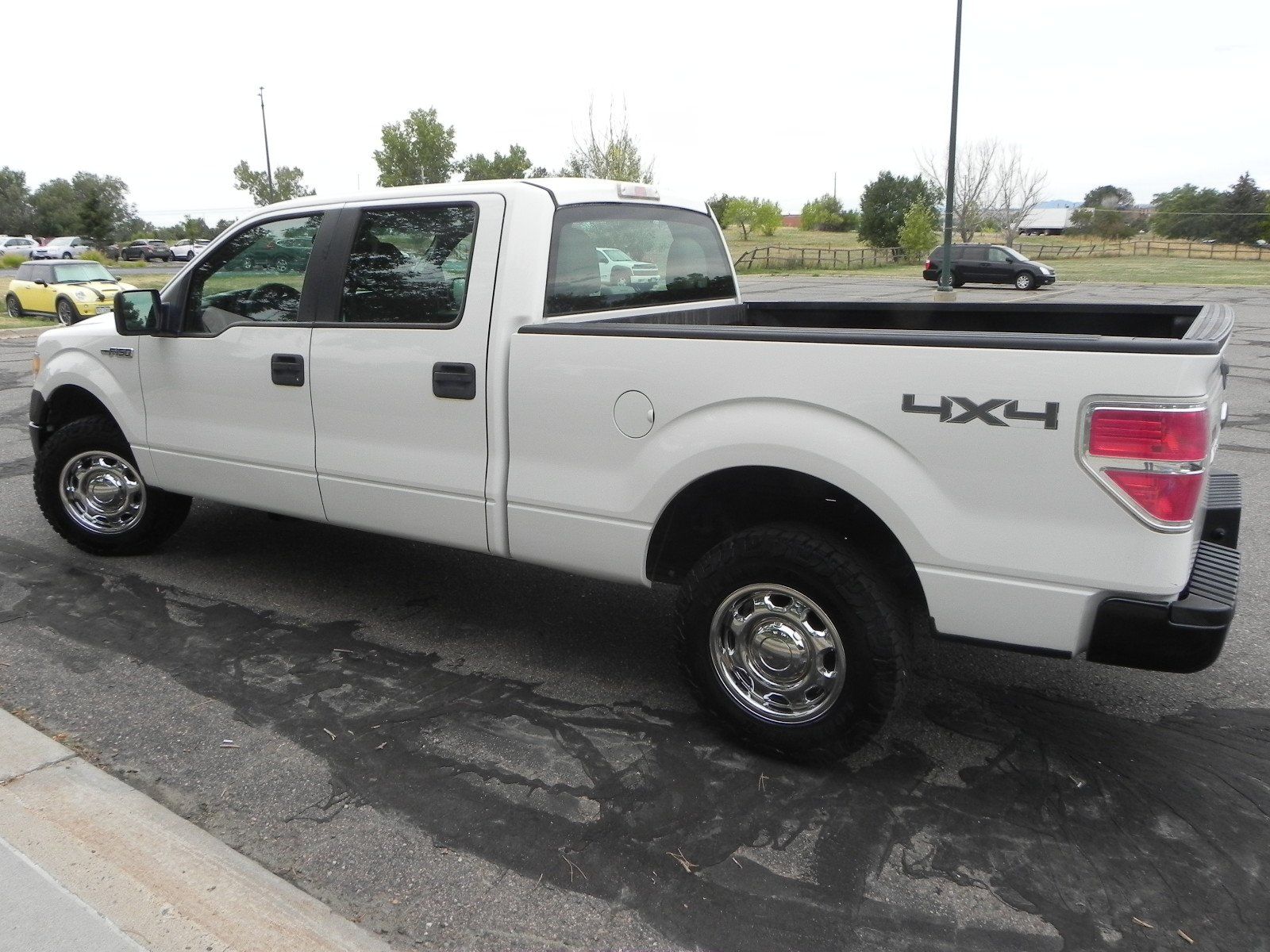2010 Ford F-150 XL photo 2