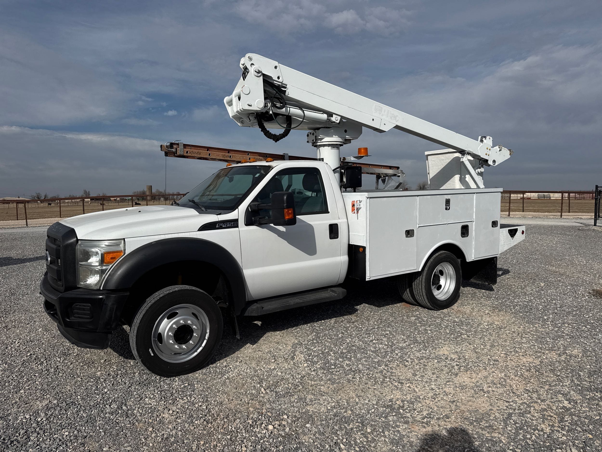 2011 Ford F-450 Super Duty Chassis Cab XL's photo