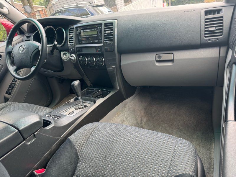 2006 Toyota 4Runner SR5 photo 12