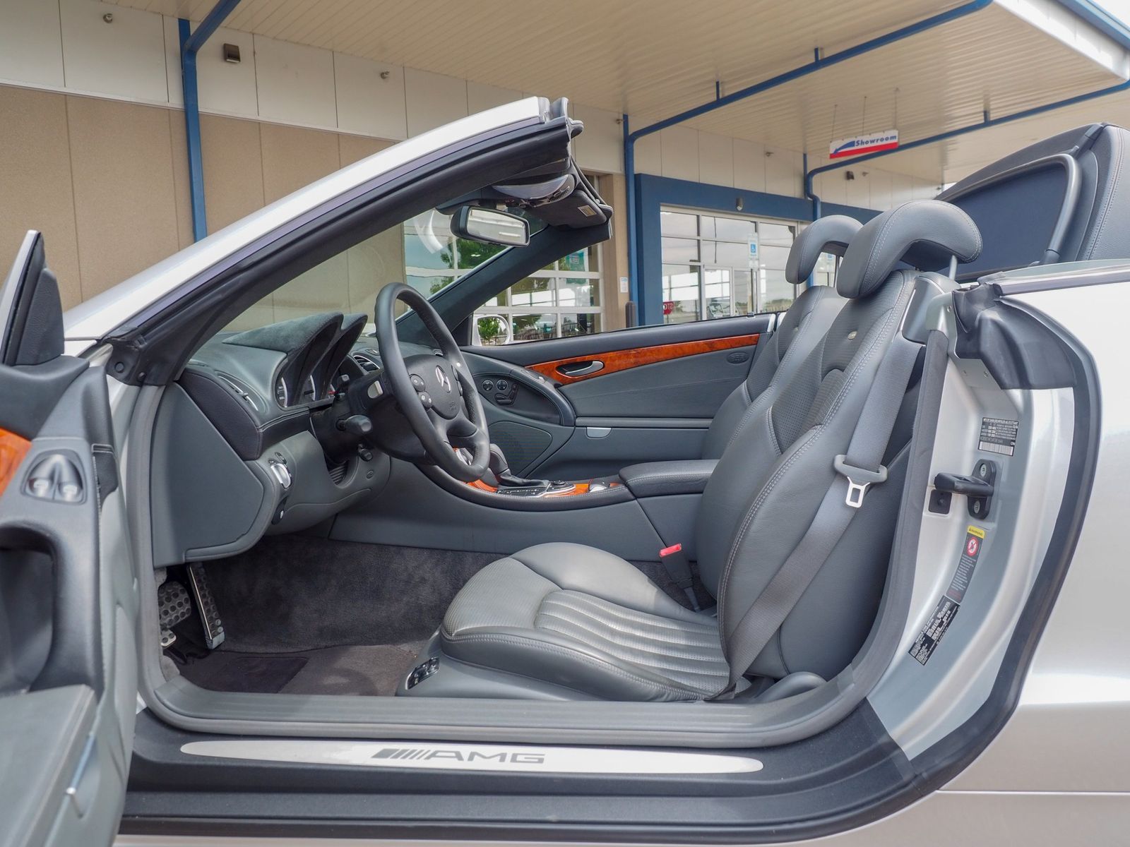 2004 Mercedes-Benz SL-Class 47