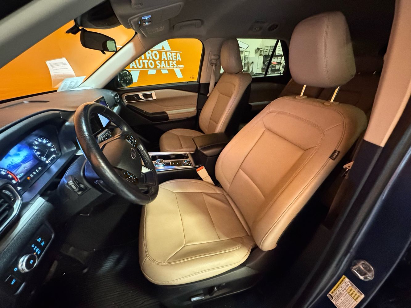 2020 Ford Explorer XLT photo 7